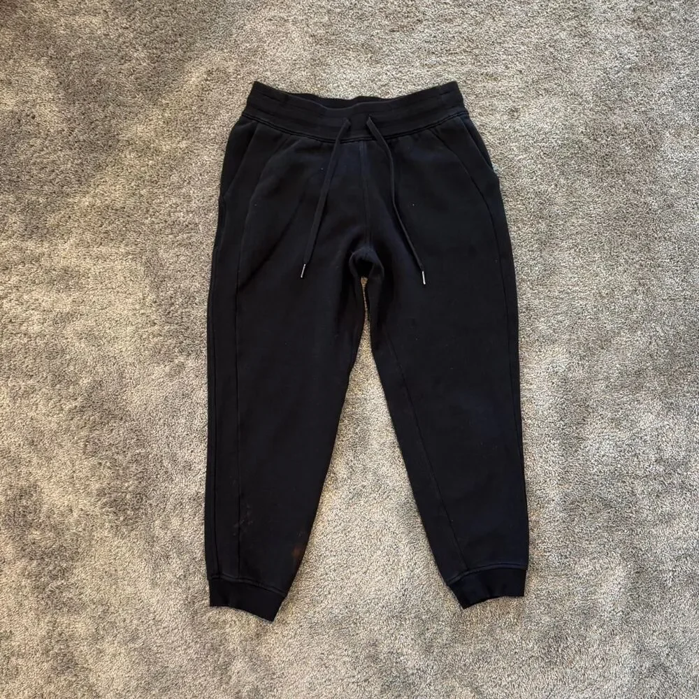 Lululemon Women's Black and Navy Joggers-tracksuits